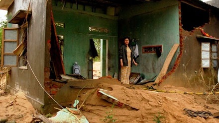 Xuân không về với xóm Trường - 4