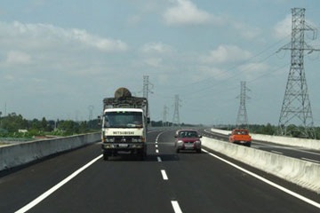 Khai thác tạm đường cao tốc TPHCM - Trung Lương - 1