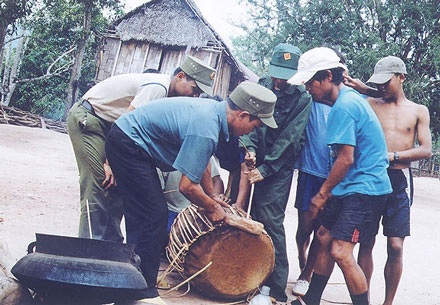 Ma Coong - tiếng trống thiêng chao đảo đại ngàn... - 2