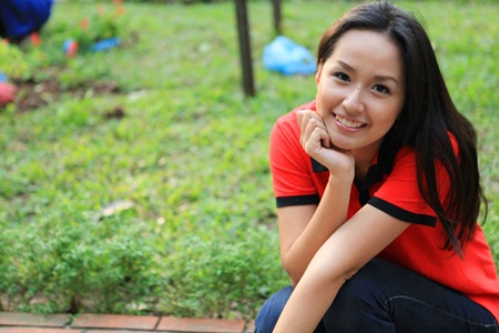 Đầu xuân theo chân Mai Phương Thúy đi làm từ thiện - 5