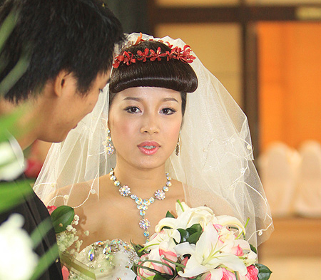 “Vàng Anh” Minh Hương sẽ đón con gái vào tháng 6/2010    - 1