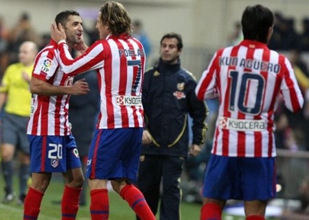 Forlan lập cú đúp, Atletico “vùi dập” Racing - 1