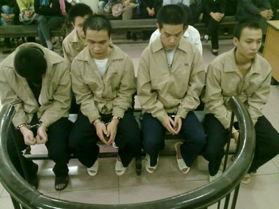 Chém công an phường để “giải cứu” bạn bị giữ xe - 1 Chém công an phường để “giải cứu” bạn bị giữ xe - 1