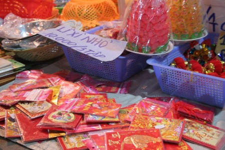 Chợ đêm sinh viên rộn ràng không khí Tết - 1