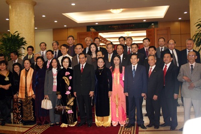 Chủ tịch nước thả cá chép trong đêm hội Xuân dành cho kiều bào - 1