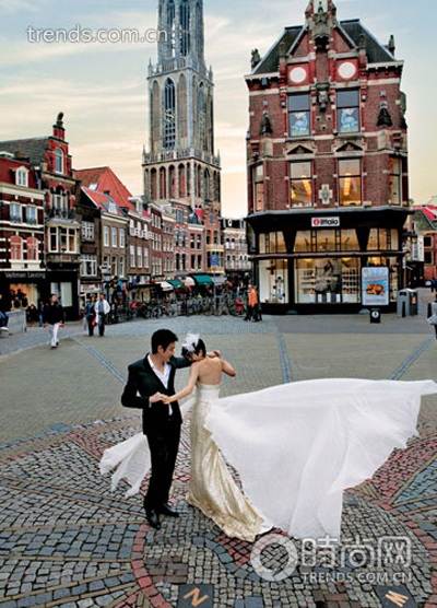 La Gia Lương: Vui duyên mới, bỏ rơi con trai - 10 La Gia Lương: Vui duyên mới, bỏ rơi con trai - 10