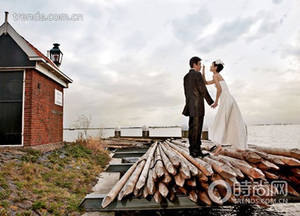 La Gia Lương: Vui duyên mới, bỏ rơi con trai - 13 La Gia Lương: Vui duyên mới, bỏ rơi con trai - 13