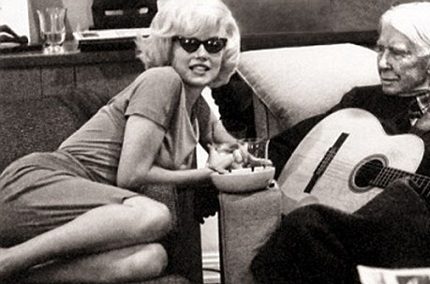 Công bố loạt ảnh đen trắng “độc” về Marilyn Monroe - 2 Công bố loạt ảnh đen trắng “độc” về Marilyn Monroe - 2
