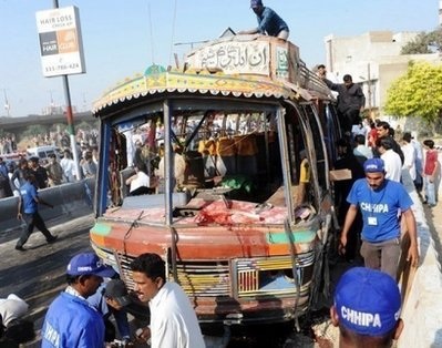 Hai vụ nổ bom rúng động Karachi, Pakistan - 1