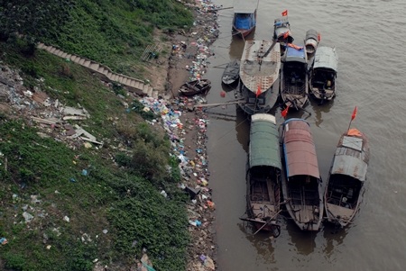 “Rác tâm linh” vấy bẩn cầu Chương Dương - 10