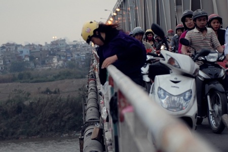 “Rác tâm linh” vấy bẩn cầu Chương Dương - 5