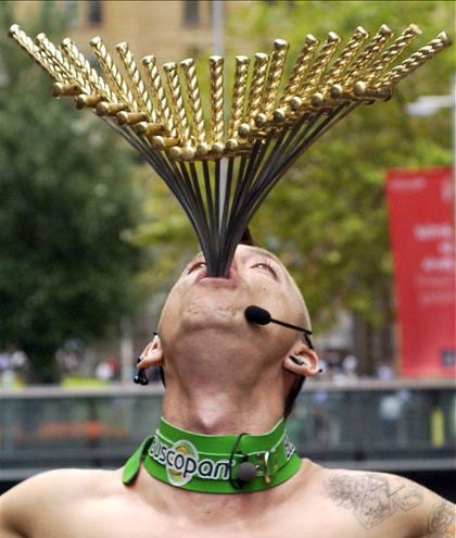 Nuốt 18 lưỡi kiếm cùng lúc - 3