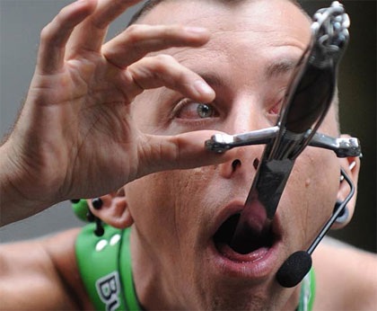 Nuốt 18 lưỡi kiếm cùng lúc - 7