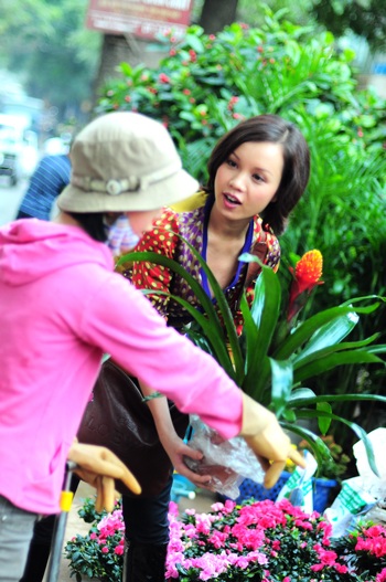 Á hậu Ngọc Oanh: Tết về đi chợ Xưa - 3