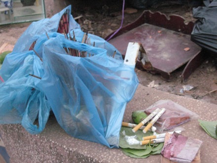 Ngã ba đường đầy tượng ông Táo - 4 Ngã ba đường đầy tượng ông Táo - 4