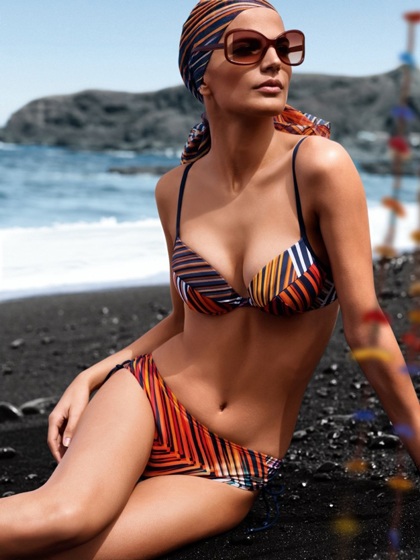 Ảnh quảng cáo gợi cảm của Triumph - 1