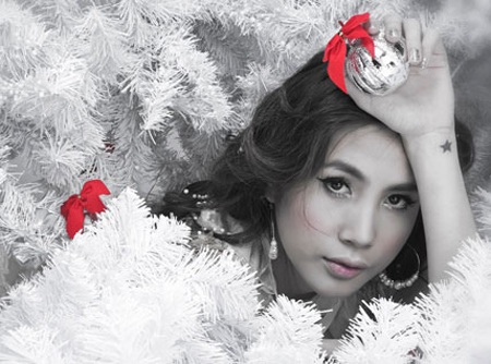 Thủy Tiên: “Khi nhận được thiệp cưới của chúng tôi thì sẽ hiểu” - 1 Thủy Tiên: “Khi nhận được thiệp cưới của chúng tôi thì sẽ hiểu” - 1