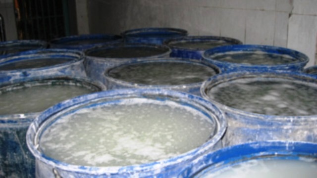 Tẩy trắng bún bằng hóa chất độc hại  - 1