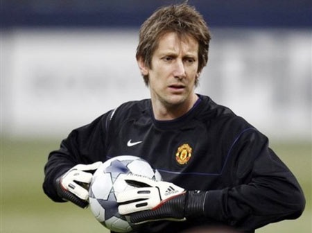 Van der Sar bác bỏ mâu thuẫn với “đàn em” Kuszczak - 1 Van der Sar bác bỏ mâu thuẫn với “đàn em” Kuszczak - 1