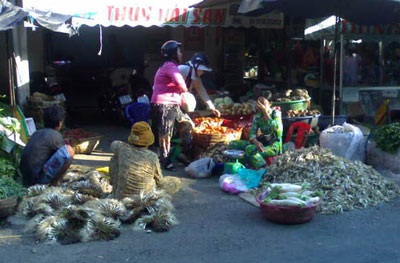 Thị trường Tết - “Nóng” dần từng vùng miền - 4 Thị trường Tết - “Nóng” dần từng vùng miền - 4