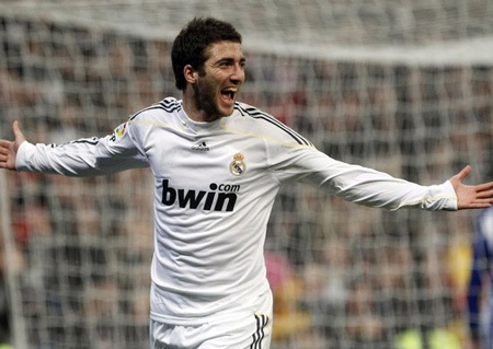 Juventus sẵn sàng chi 35 triệu euro vì Higuain - 1