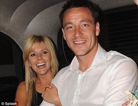 Vợ Terry “thiết quân luật” sau scandal tình ái - 1