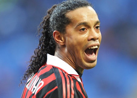 Bị “làm ngơ”, Ronaldinho mất suất dự World Cup? - 1