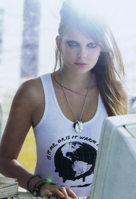 Chùm ảnh thú vị của “chân dài” Eniko Mihalik  - 10