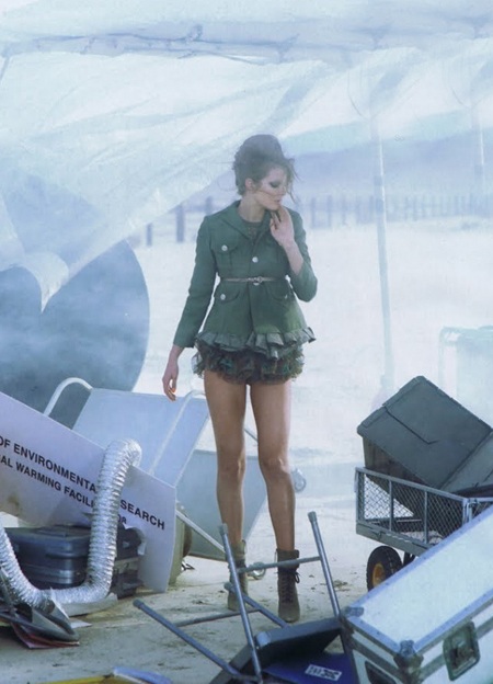 Chùm ảnh thú vị của “chân dài” Eniko Mihalik  - 8