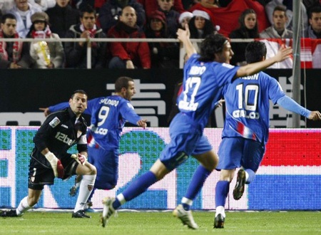 Sevilla vẫn có mặt tại chung kết dù thua trận - 2 Sevilla vẫn có mặt tại chung kết dù thua trận - 2