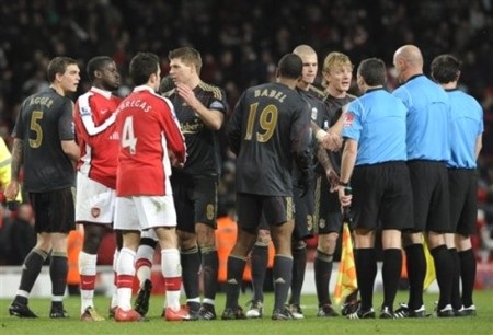 Benitez cay cú, Wenger hớn hở - 1 Benitez cay cú, Wenger hớn hở - 1