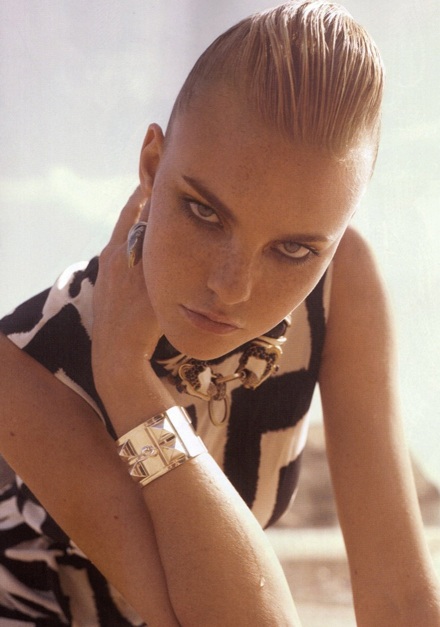 Hình ảnh quyến rũ của siêu mẫu Caroline Trentini - 6 Hình ảnh quyến rũ của siêu mẫu Caroline Trentini - 6