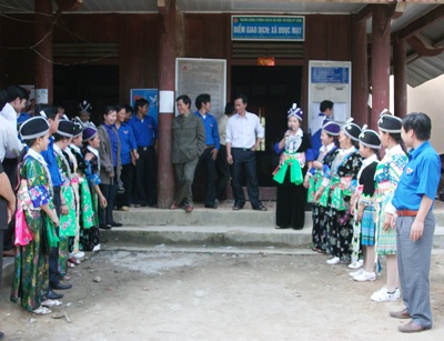 Ngược miền Tây đón Tết cùng người Mông   - 4