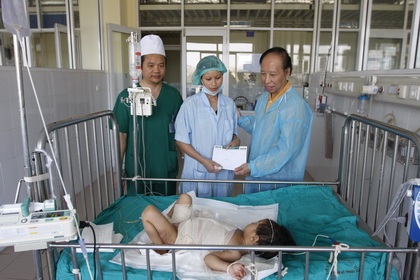Chia sẻ nỗi đau với các bệnh nhân nghèo ngày Tết - 3 Chia sẻ nỗi đau với các bệnh nhân nghèo ngày Tết - 3