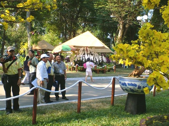 Tận hưởng nét đẹp và lạ của Hội hoa xuân 2010 - 2