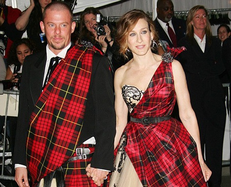 NTK tài danh Alexander McQueen treo cổ tự tử - 4