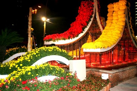 Đường hoa Nguyễn Huệ 2010: Sức mạnh và tình yêu - 5