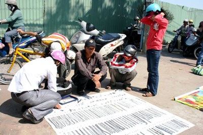 Tràn lan nữ trang rẻ tiền dịp cuối năm - 1