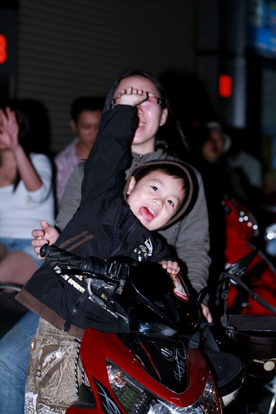 Mãn nhãn với màn pháo hoa đêm giao thừa - 2 Mãn nhãn với màn pháo hoa đêm giao thừa - 2
