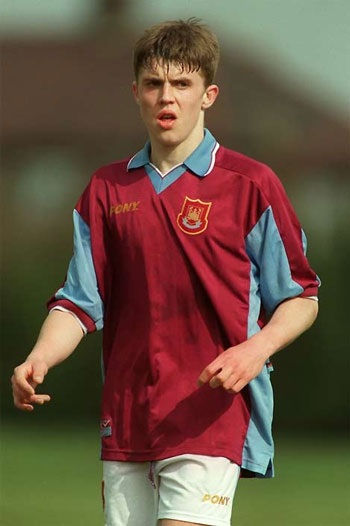 Sao sân cỏ Anh thời niên thiếu - 5