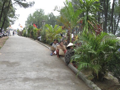 Đội quân hành khất nhếch nhác cửa chùa đầu năm - 6