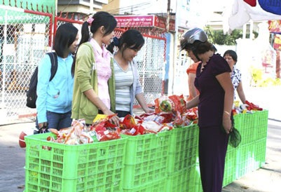 Gà đắt hàng ngày mồng 3 Tết - 1 Gà đắt hàng ngày mồng 3 Tết - 1