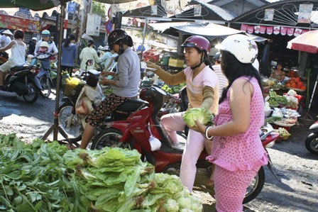 Gà đắt hàng ngày mồng 3 Tết - 3 Gà đắt hàng ngày mồng 3 Tết - 3