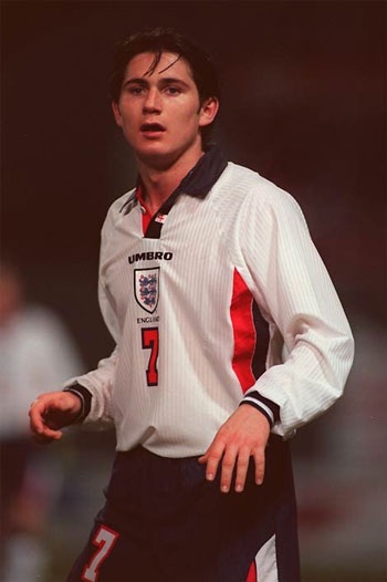 Sao sân cỏ Anh thời niên thiếu - 10