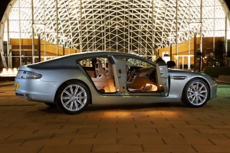 Cận cảnh “nữ hoàng” Aston Martin Rapide - 3 Cận cảnh “nữ hoàng” Aston Martin Rapide - 3