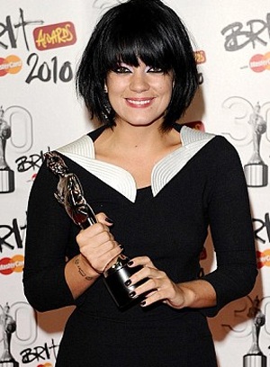 Lady Gaga thắng lớn tại lễ trao giải Brit Awards 2010 - 1 Lady Gaga thắng lớn tại lễ trao giải Brit Awards 2010 - 1