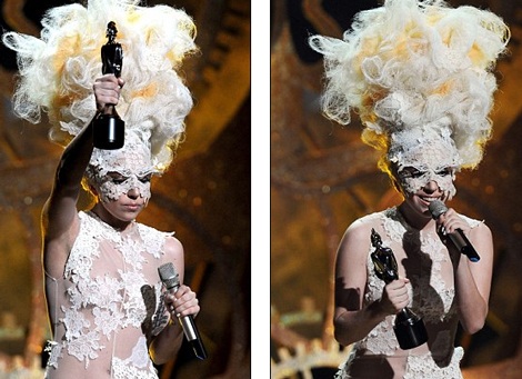 Lady Gaga thắng lớn tại lễ trao giải Brit Awards 2010 - 6 Lady Gaga thắng lớn tại lễ trao giải Brit Awards 2010 - 6