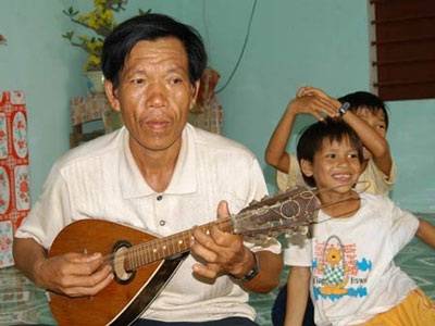 Người chuyên ăn rắn, chuột sống - 2