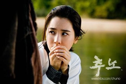 Lee Dae Hae bị chỉ trích vì quá… xinh đẹp - 2