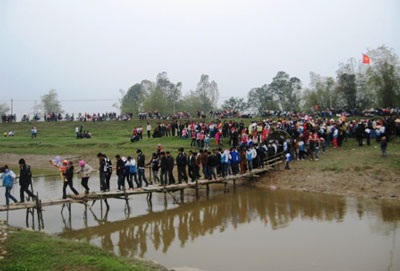 Chợ Chuộng: “Càng đánh nhau to càng làm ăn được” - 1 Chợ Chuộng: “Càng đánh nhau to càng làm ăn được” - 1